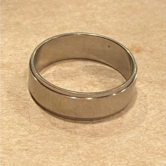 Set Of 2 Silver Bands Men’s Rings Sizes 9 & 11 New! - Picture 2 of 5